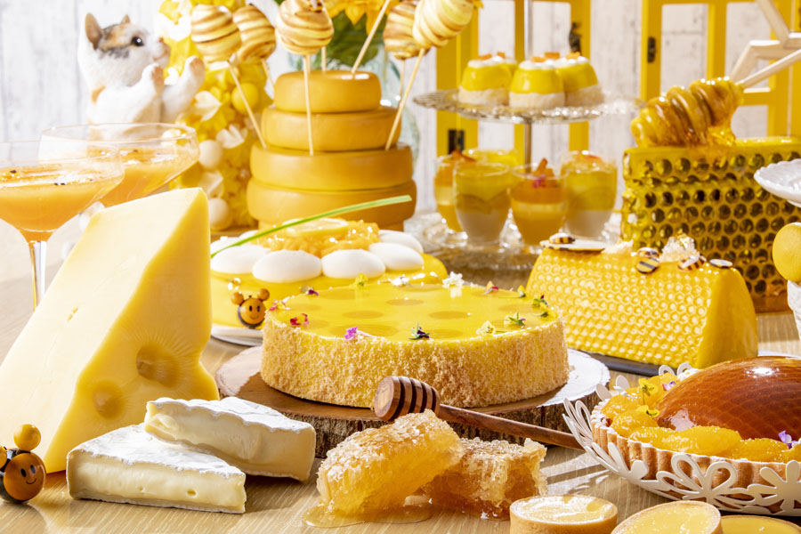 ヒルトン東京、黄色づくしの「夏ビュッフェ」 チーズとはちみつがたまらない！