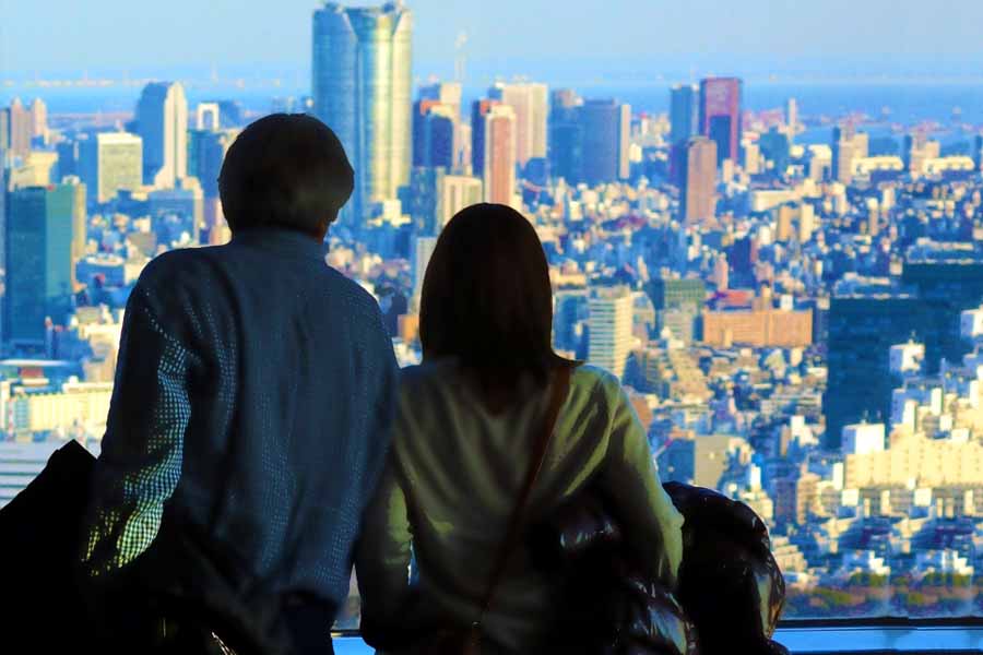 異性の友人という存在が消え、日本の恋愛文化は「恋人 or 他人」の二択になった