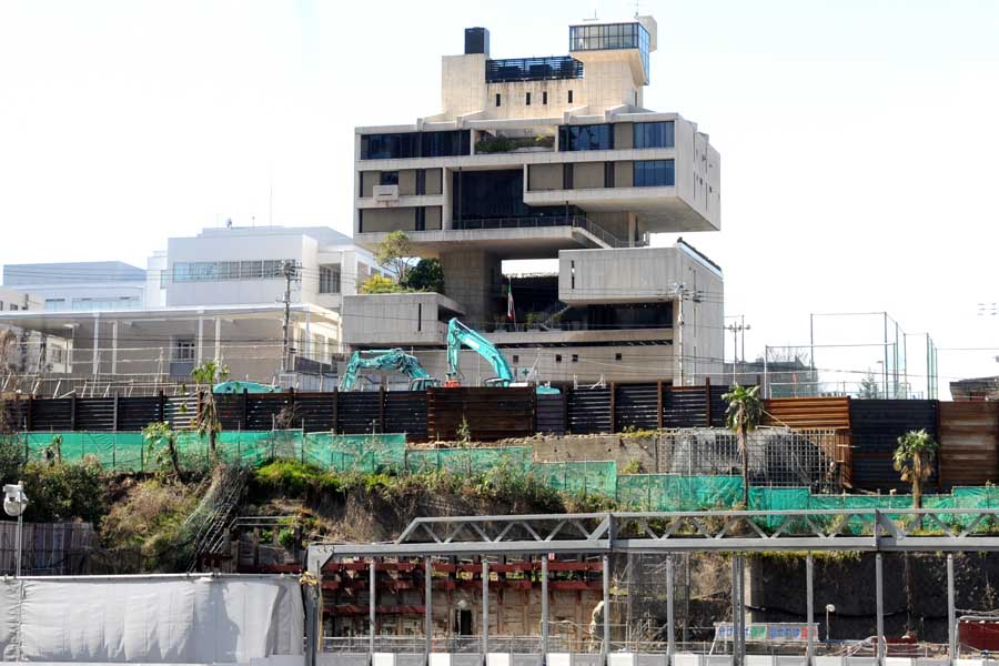 東京・三田の再開発で突如出現 建築家「丹下健三」の麗しき名作とは