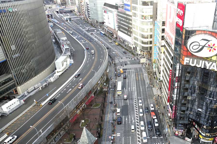 銀座の上を走る「東京高速道路」の通行料金は一体なぜ無料なのか