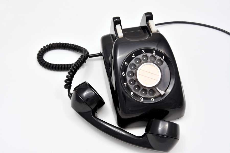 スマホ全盛時代には理解不能？ 昔の電話、使えるまでに2年もかかっていた！