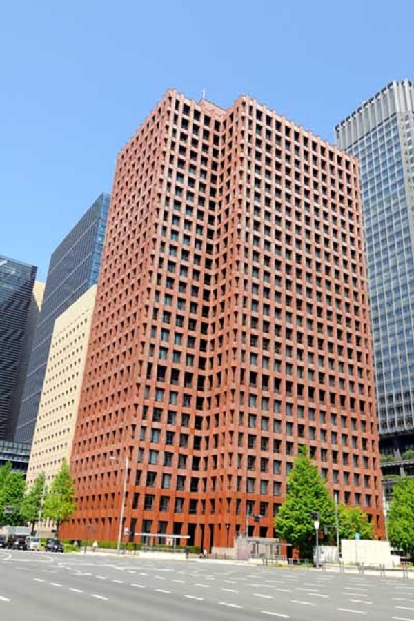 昭和の景観論争で注目 丸の内の象徴「東京海上日動ビル」が間もなく見納めに