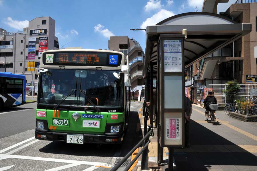 都営バスの最長路線 「梅70」系統で巡る青梅街道の歴史と武蔵野風情が残る風景の数々