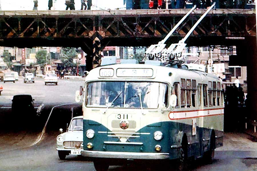 50年以上前の東京に、エコを先取る「トロリーバス」が走っていた！