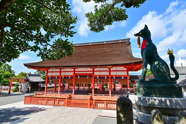 稲荷神社とは？狐は神さま？そのルーツと歴史を探る―東京神社案内【番外編】 | アーバンライフ東京