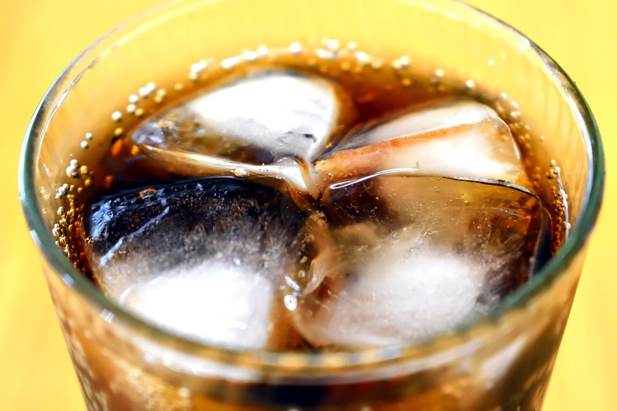 炭酸飲料「週1回以上」飲む人の数が減少傾向に 2019年夏のアンケート調査、「カロリーゼロ」「甘さ控えめ」も