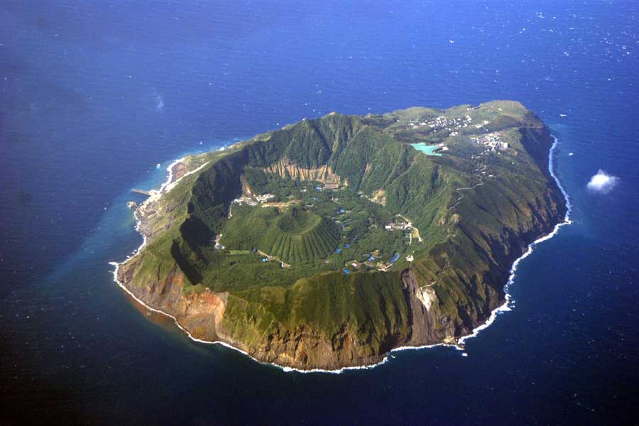 伊豆諸島の最南端 絶海の「青ヶ島」はかつて「独立宣言」を行っていた！